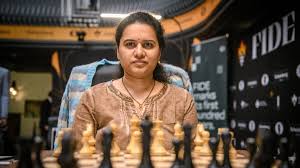 ലോക ചെസ് ഈ വര്ഷം ഇന്ത്യയുടേത്; ലോക റാപ്പിഡ് ചെസ് കിരീടം കൊനേരു ഹംപിക്ക്