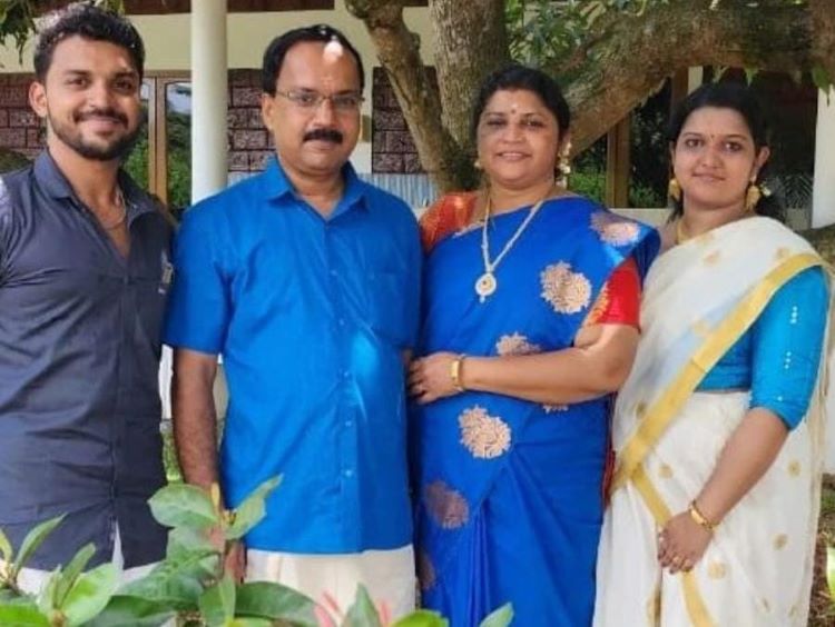 മേക്ക് ഓവറില് ശ്രദ്ധേയനാകുന്ന സന്തോഷ് കടമ്മനിട്ട