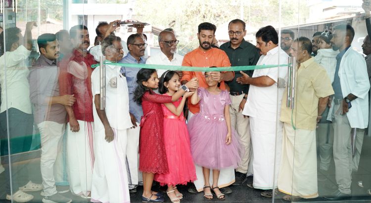 പ്രവാസി സംരംഭമായ ഇലിപ്പക്കുളം വെനീസ് സ്‌പെഷ്യാലിറ്റി മെഡിക്കല്‍ സെന്റര്‍ പ്രവര്‍ത്തനം ആരംഭിച്ചു