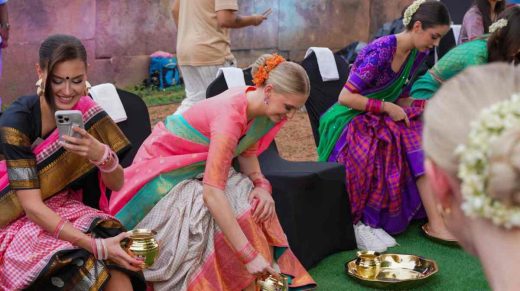 ലോകസുന്ദരിമാര്ക്ക് 'പാദ പൂജ'; സ്ത്രീകളെ കൊണ്ട് കാലുകഴുകിച്ചെന്ന് പരാതി