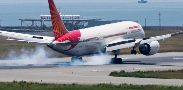 ഹോങ്കോങ് -ഡല്ഹി വിമാനത്തിന് സാങ്കേതിക തകരാറ്, തിരിച്ചിറക്കി