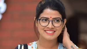 പ്രമുഖ ഗായിക അമൃത സുരേഷിന് വാട്സാപ് തട്ടിപ്പിലൂടെ 45,000 രൂപ നഷ്ടമായി