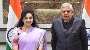 നടി മിന ബി.ജെ.പിയിലേക്ക്? ഉപരാഷ്ട്രപതിയുമായി കൂടിക്കാഴ്ച