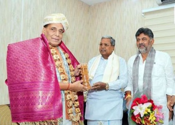 നേതൃമാറ്റ അഭ്യൂഹങ്ങള്ക്കിടെ സിദ്ധരാമയ്യയും ശിവകുമാറും ദല്ഹിയില്