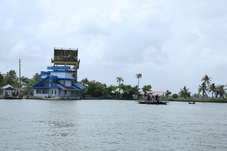 'കടന്നാല് ഇനി കുടുങ്ങില്ല..' കടമക്കുടി ദ്വീപുകളിലേക്ക് വാട്ടര് മെട്രോ വരുന്നു... സര്വീസ് ഈ വര്ഷം അവസാനത്തോടെ
