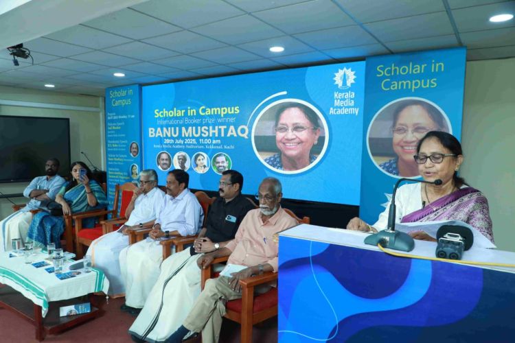 സ്ത്രീകളുടെ രാഷ്ട്രീയ സ്വരത്തെ പൊതു സമൂഹം ഭയപ്പെടുന്നു -ബാനു മുഷ്താഖ്