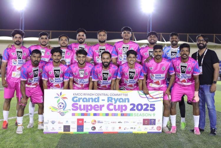  അറബ് ഡ്രീംസ് ബ്‌ളാക്ക് ആന്റ് വൈറ്റും റോയല്‍ ട്രാവല്‍സ് അസീസിയ സോക്കറും സെമിയില്‍