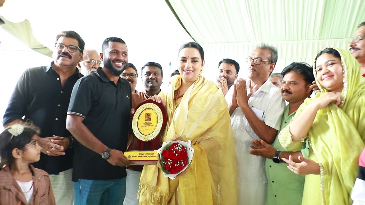 അമ്മ പ്രസിഡൻ്റ് ശേത്വാമേനോന് ജന്മനാട്ടിൽ സ്വീകരണം നൽകി