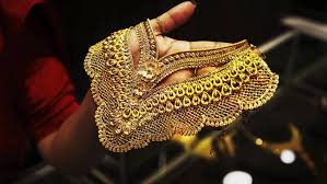 സ്വര്‍ണ വില കുതിക്കുന്നു, ഗ്രാമിന് പതിനായിരം കടന്നു, മൂന്നു വര്‍ഷത്തിനിടെ ഇരട്ടി വില