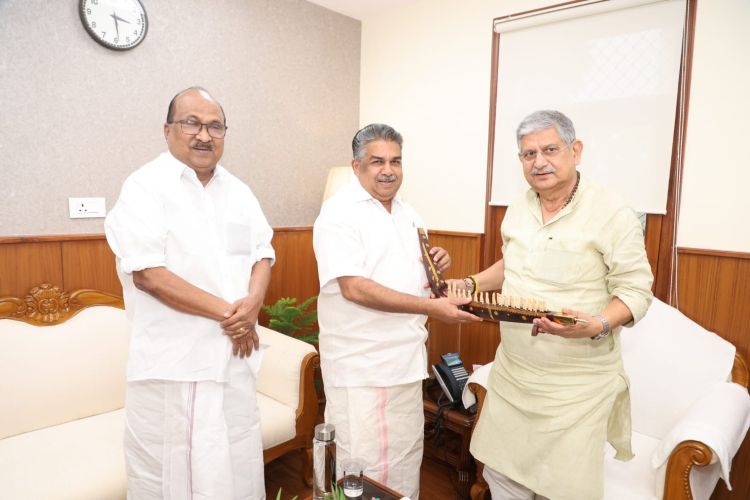 കേരള-യൂറോപ്യന്‍ യൂണിയന്‍ ബ്ലൂ എക്കണോമി കോണ്‍ക്ലേവ് 2025 - ''ബ്ലൂ ടൈഡ്‌സ്' തിരുവനന്തപുരത്ത്, മന്ത്രി സജി ചെറിയാന്‍ കേന്ദ്രമന്ത്രിമാരെ കണ്ടു