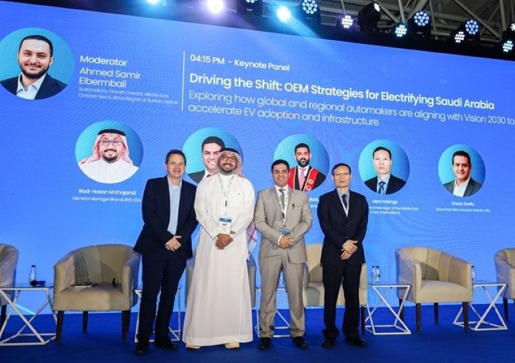  റിയാദിലെ ഇവി ഓട്ടോ ഷോയില്‍ തിളങ്ങി iCAUR - മിഡില്‍ ഈസ്റ്റില്‍ ആദ്യമായി  V27 REEV SUV അവതരിപ്പിച്ചു