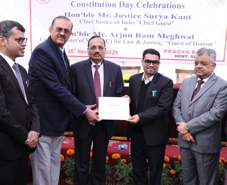  പ്രവാസി ലീഗല്‍ സെല്‍ ഗ്ലോബല്‍ പ്രസിഡന്റിന് സുപ്രീം കോടതിയുടെ ആദരവ്