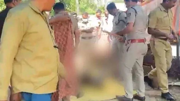 ഓടിക്കൊണ്ടിരുന്ന കെഎസ്ആര്‍ടിസി ബസ് നിര്‍ത്തി ഇറങ്ങിപ്പോയ ഡ്രൈവറെ തൂങ്ങി മരിച്ചനിലയില്‍ കണ്ടെത്തി