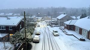  'ഗോറെറ്റി' താണ്ഡവം: മഞ്ഞില്‍ പുതഞ്ഞ് ബ്രിട്ടന്‍; റെയില്‍-വിമാന സര്‍വീസുകള്‍ താറുമാറായി