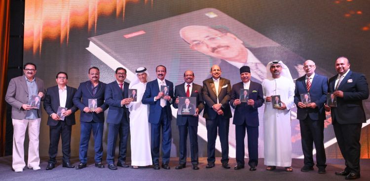 ഡോ. മുഹമ്മദ് കാസിമിന്റെ ജീവചരിത്രം 'ആതുര ജീവിത സാഫല്യം' എം.എ. യൂസഫലി പ്രകാശനം ചെയ്തു