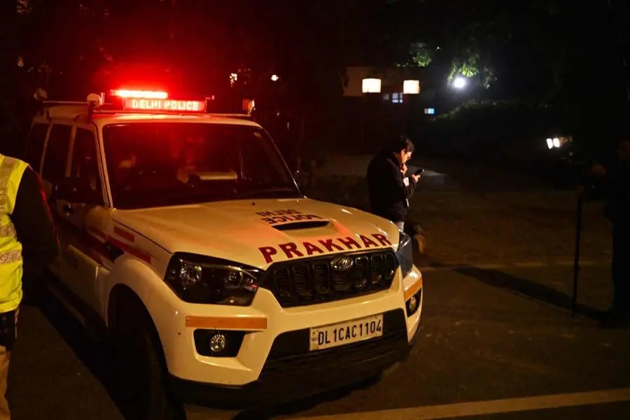 ദല്‍ഹിയില്‍ ഭാര്യയെയും മൂന്ന് പെണ്‍മക്കളെയും കഴുത്തറുത്ത് കൊലപ്പെടുത്തി 