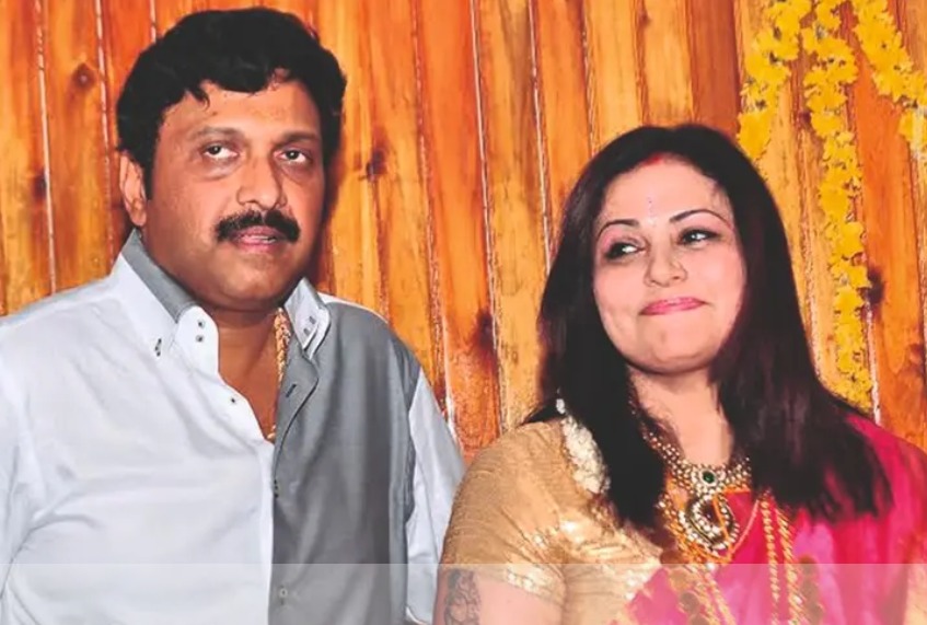 ഭര്‍ത്താവിനെക്കുറിച്ച് ചിന്തിക്കാന്‍ പോലുമാകാത്ത കാര്യങ്ങള്‍ കണ്ടു; ദൃശ്യങ്ങള്‍ കൈവശമുണ്ട്: മന്ത്രി ഗണേഷ് കുമാറിനെതിരെ ഗുരുതര ആരോപണങ്ങളുമായി ഭാര്യ ബിന്ദു മേനോന്‍