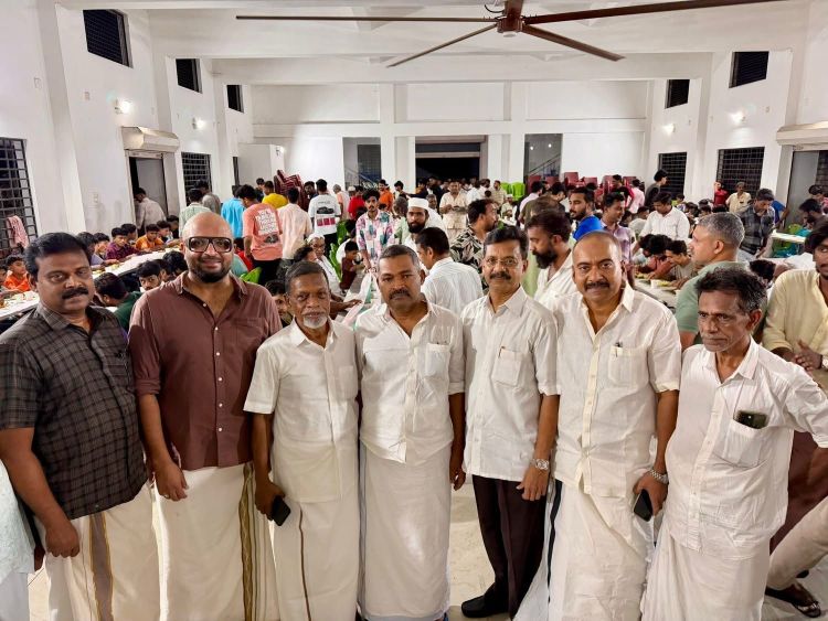 മസ്ജിദില്‍  ക്ഷേത്രം പ്രസിഡന്റിന്റെ നോമ്പുതുറ