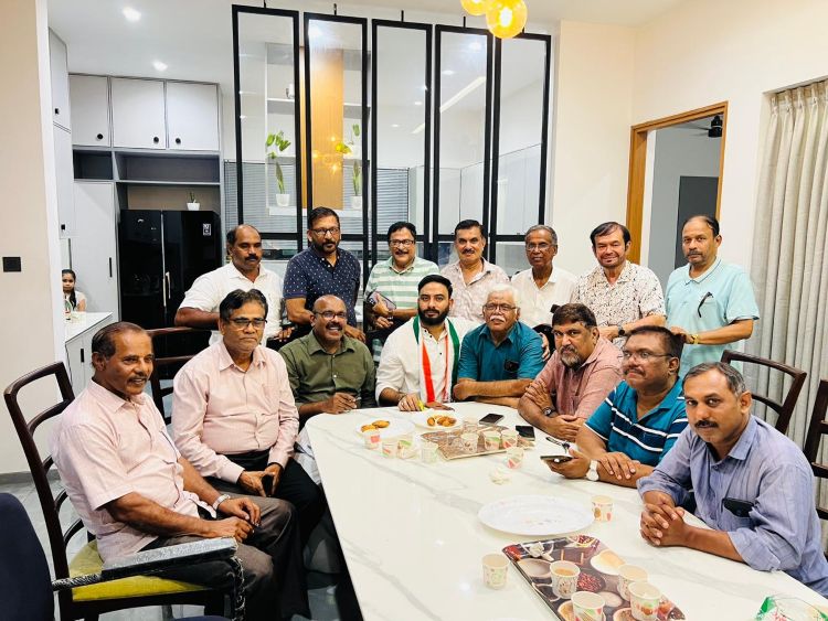 യു.ഡി.എഫ് സ്ഥാനാര്‍ത്ഥികളുടെ പ്രചരണാര്‍ത്ഥം സംഘടിപ്പിച്ച പ്രവാസി സംഗമം ശ്രദ്ധേയമായി