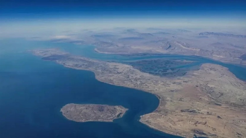 ഹോര്‍മുസ് കടലിടുക്ക് താല്‍ക്കാലികമായി തുറക്കാന്‍ ഇറാന്‍ തയാര്‍