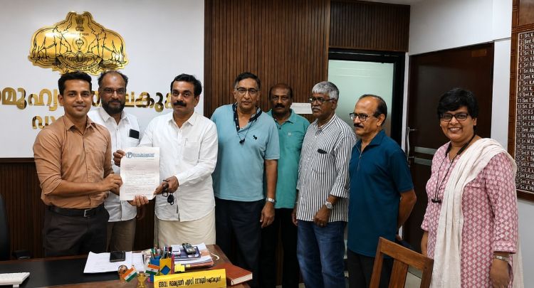   തിരുവനന്തപുരത്ത് 'പ്രവാസി സീനിയര്‍ കെയര്‍ ഹോം': സാമൂഹ്യനീതി ഡയറക്ടറുമായി ് പ്രവാസി ലീഗല്‍ സെല്‍ പ്രതിനിധികള്‍ കൂടിക്കാഴ്ച നടത്തി