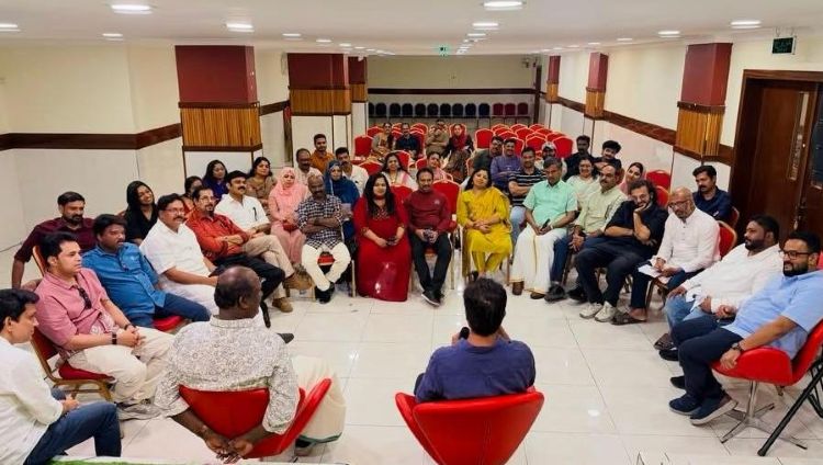 സൗദി മലയാളി സമാജം വായനാദിനത്തില്‍ 'ഷിബു ചക്രവര്‍ത്തിക്കൊപ്പം പാട്ടോരത്ത്' പരിപാടി സംഘടിപ്പിച്ചു
