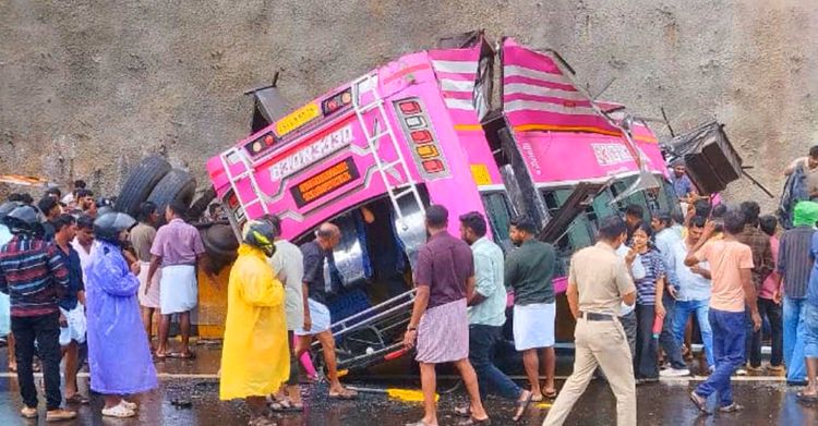 കുറ്റിപ്പുറത്ത് നിയന്ത്രണം വിട്ട സ്വകാര്യ ബസ് ഡിവൈഡറില്‍ ഇടിച്ച് തലകീഴായി മറിഞ്ഞു; ഒരാള്‍ മരിച്ചു, വടകരയില്‍ ലഹരിക്കടത്തില്‍ വീണ്ടും അധ്യാപിക കുടുങ്ങി; പിടിയിലായത് പേരാമ്പ്ര ബിആര്‍സിയിലെ കാവ്യ, ആലുവയില്‍ 12 വയസ്സുകാരിയെ കാണാതായതായി പരാതി