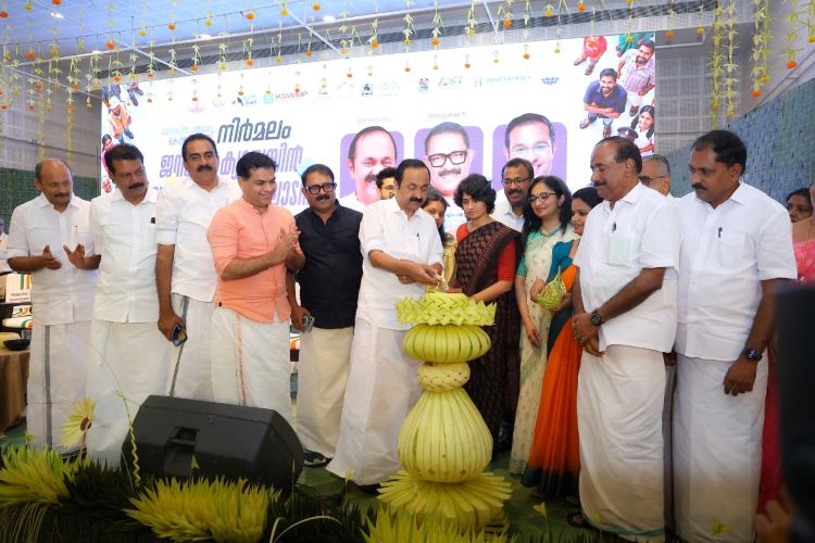 വിദേശ രാജ്യങ്ങളിലെ ശുചിത്വ മാതൃക കേരളത്തിലും നടപ്പാക്കണം -മുഖ്യമന്ത്രി;  'നിര്‍മലം പുതുയുഗ ശുചിത്വ കേരളം' ക്യാമ്പയിന് തുടക്കം