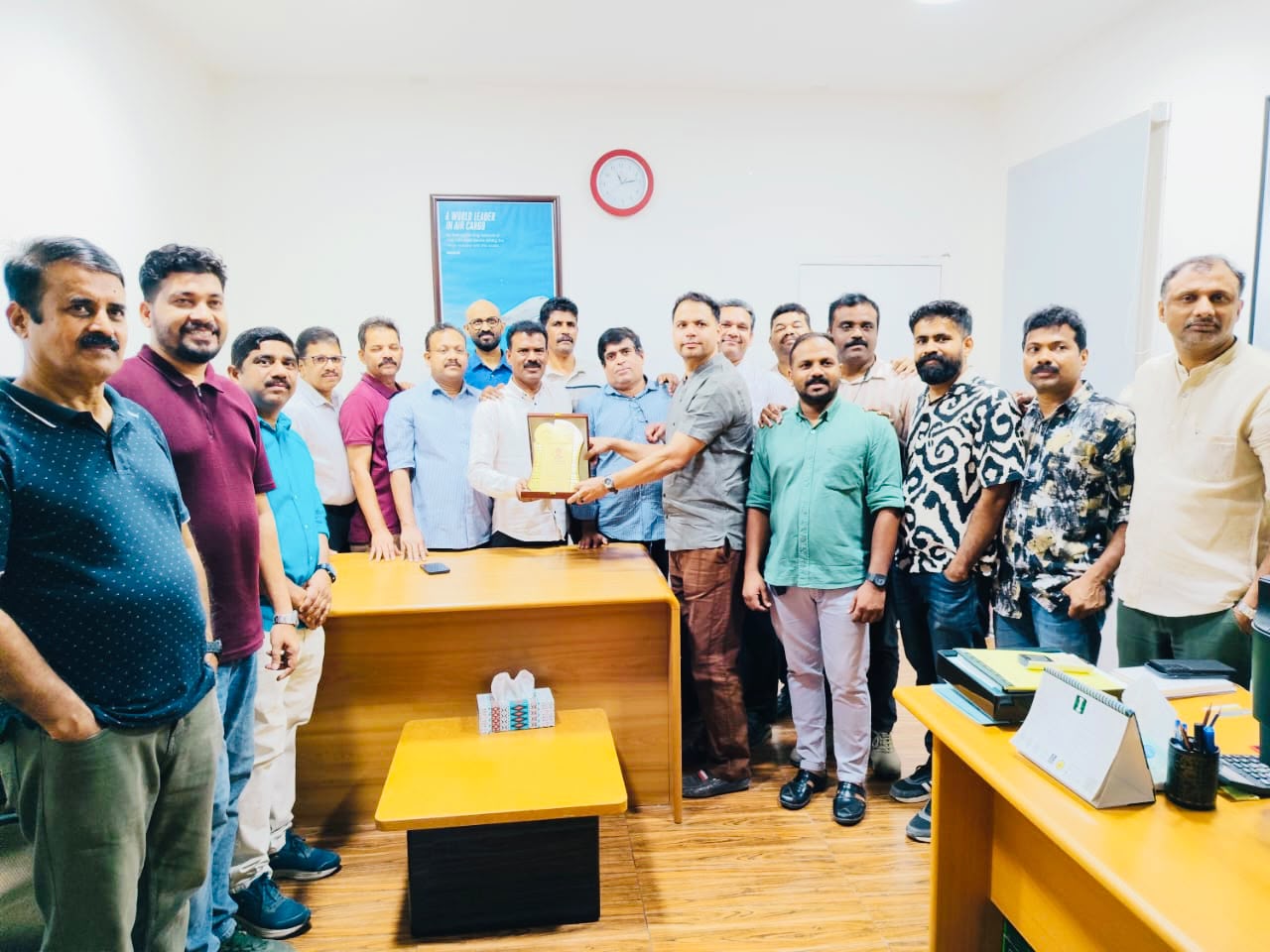  ഗഫൂര്‍ വണ്ടൂരിന് ഒഐസിസി മലപ്പുറം ജില്ലാ കമ്മിറ്റി യാത്രയയപ്പ്
